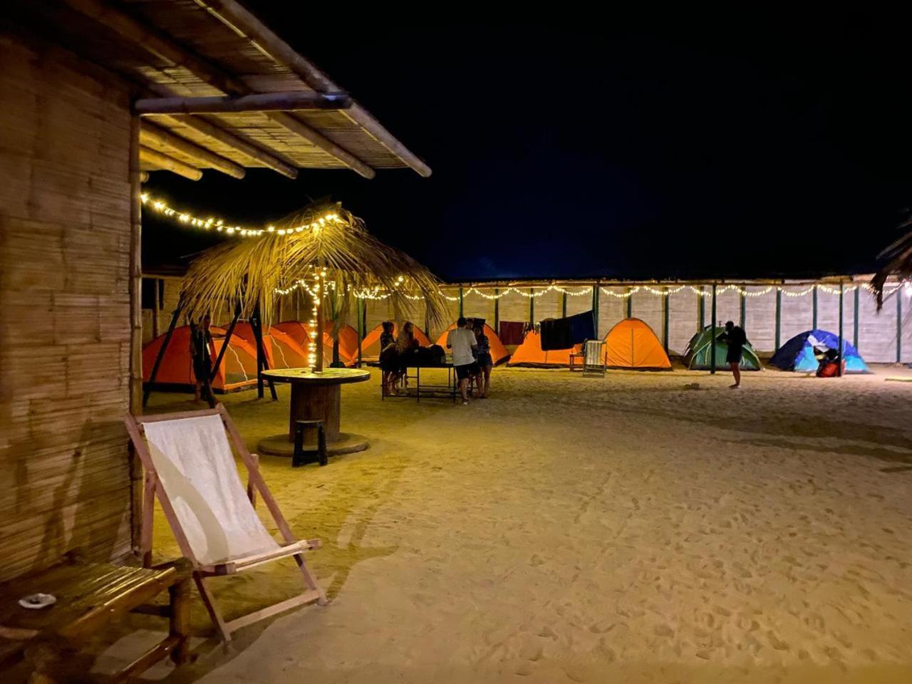 Pepon Surf Camp Hotel Máncora Buitenkant foto