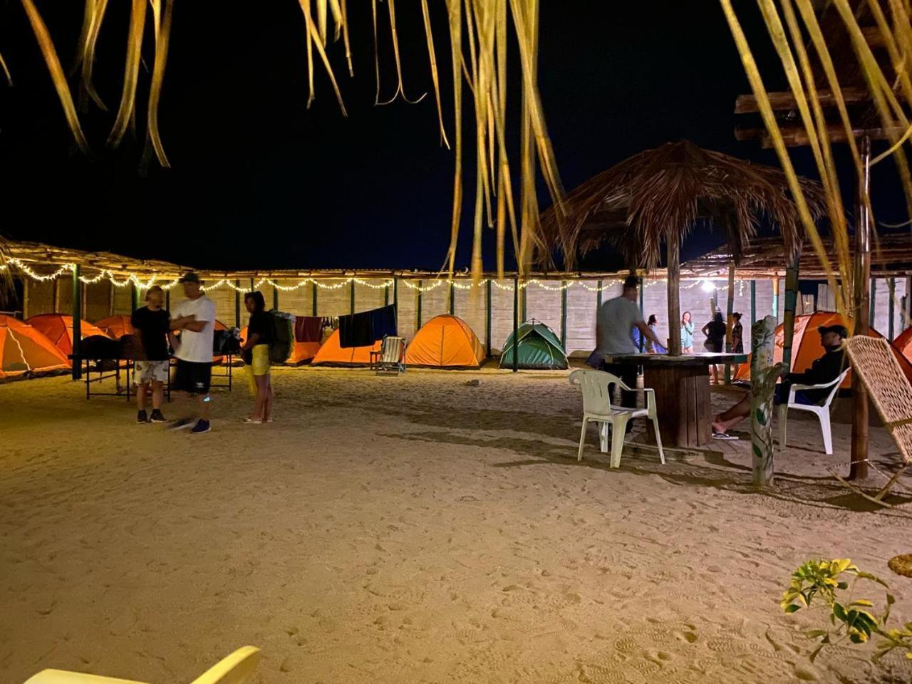 Pepon Surf Camp Hotel Máncora Buitenkant foto