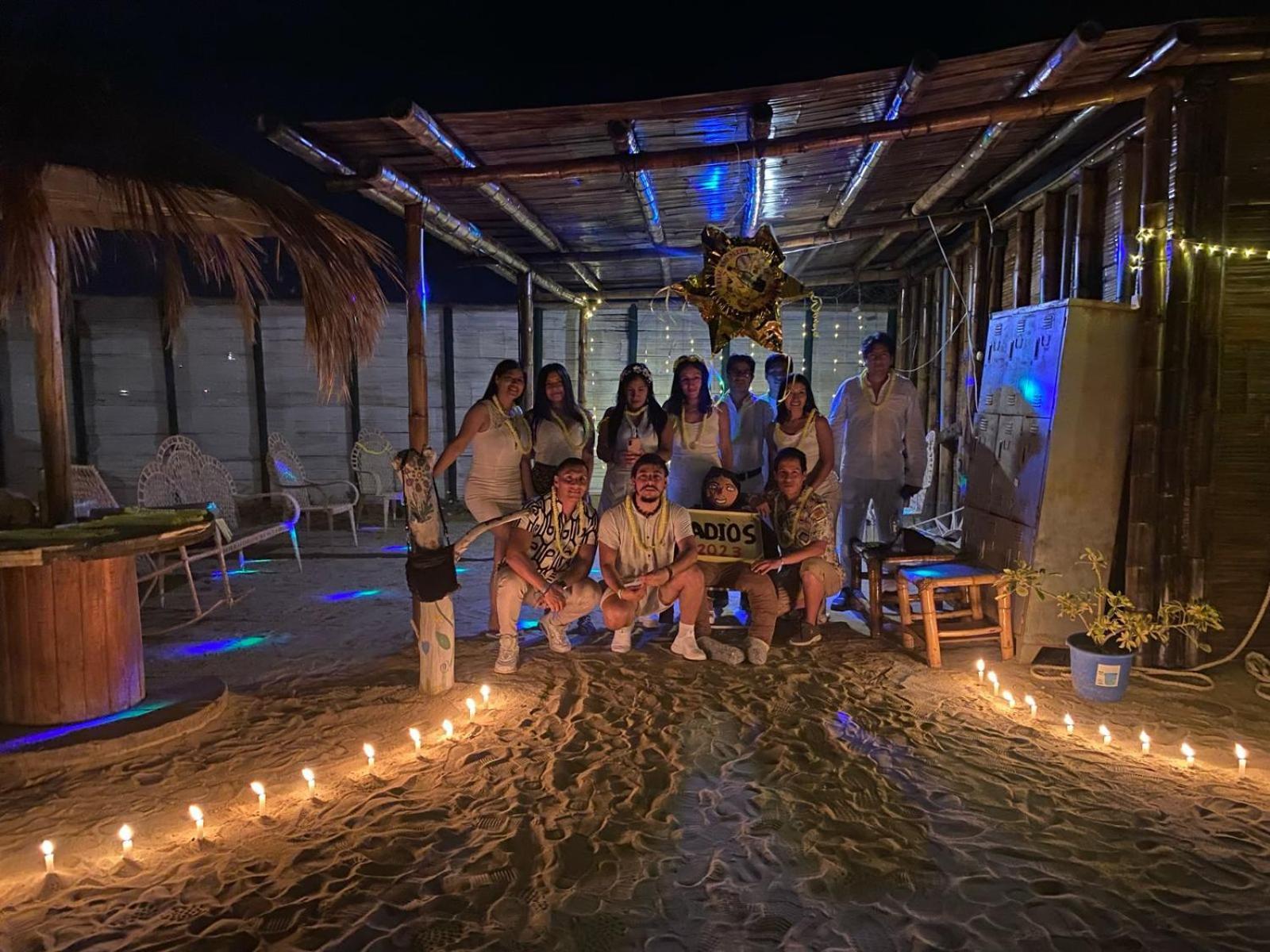 Pepon Surf Camp Hotel Máncora Buitenkant foto
