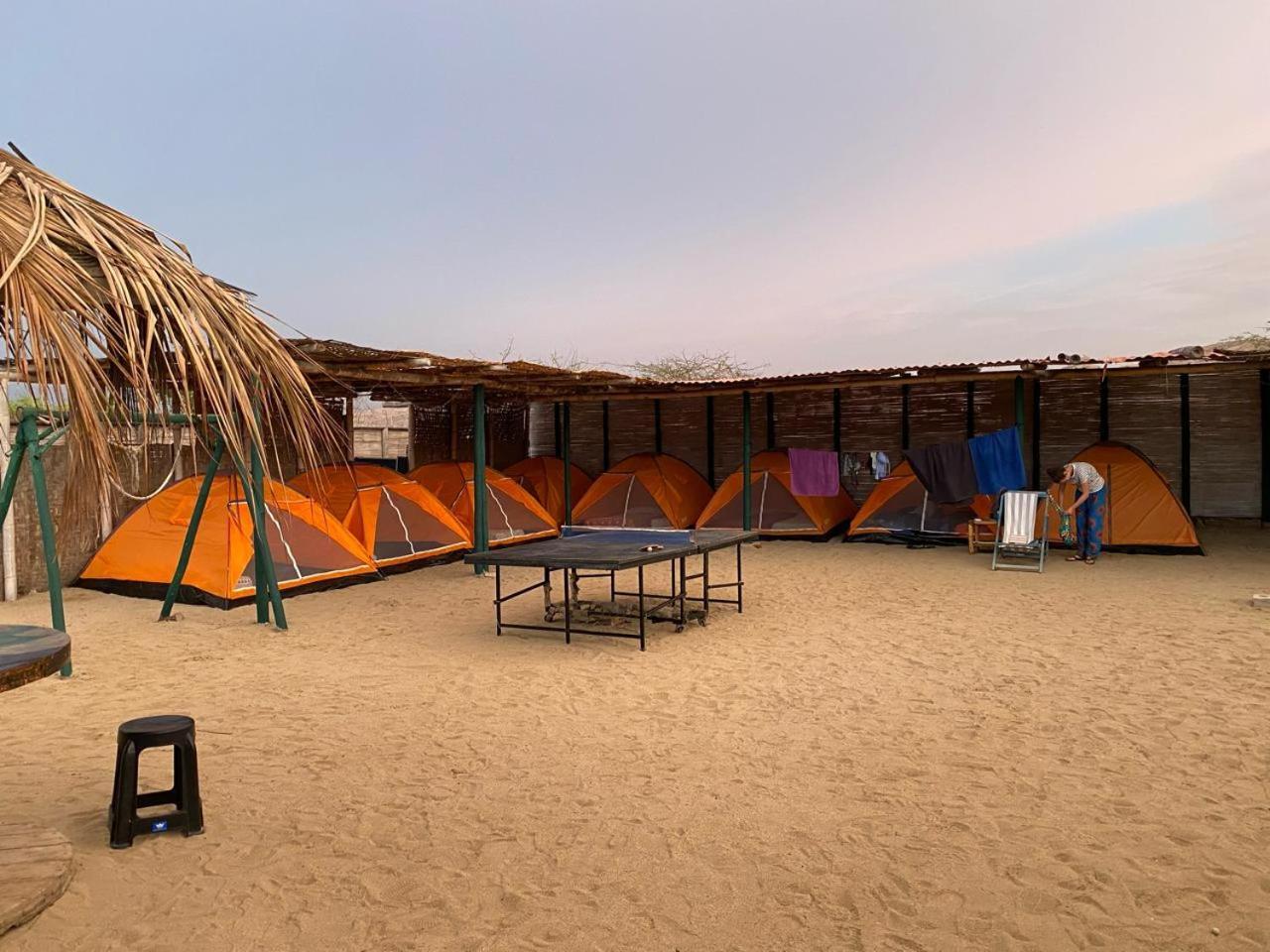 Pepon Surf Camp Hotel Máncora Buitenkant foto