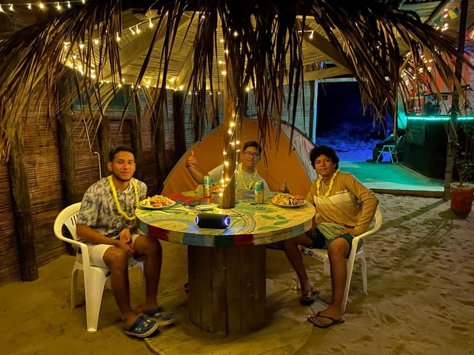 Pepon Surf Camp Hotel Máncora Buitenkant foto